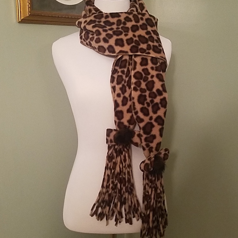 Leopard Pattern Fleece Scarf